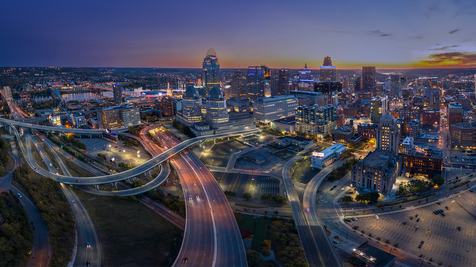Aerial view of Cincinnati skyline in the evening